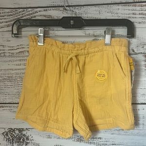 NWT girls yellow shorts from cat&jack size 6/6x